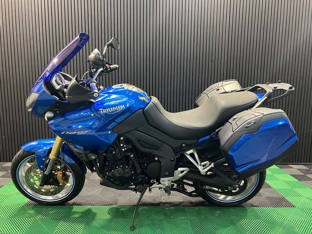 View our TRIUMPH TIGER 1050