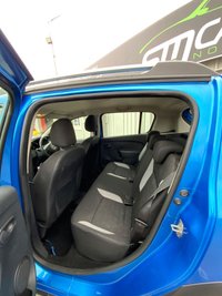USED 2015 65 DACIA SANDERO STEPWAY 0.9 TCe Laureate Hatchback 5dr Petrol Manual Euro 6 (s/s) (90 ps) drives superb