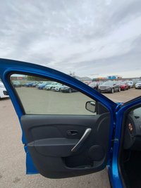 USED 2015 65 DACIA SANDERO STEPWAY 0.9 TCe Laureate Hatchback 5dr Petrol Manual Euro 6 (s/s) (90 ps) drives superb