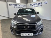 USED 2020 70 TOYOTA HI-LUX 2.4 D-4D Invincible X Pickup Double Cab 4dr Diesel Manual 4WD Euro 6 (s/s) (TSS) (150 ps) REVERSE CAMERA+AIR CON+LEATHER