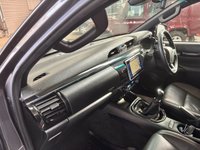 USED 2020 70 TOYOTA HI-LUX 2.4 D-4D Invincible X Pickup Double Cab 4dr Diesel Manual 4WD Euro 6 (s/s) (TSS) (150 ps) REVERSE CAMERA+AIR CON+LEATHER