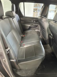 USED 2020 70 TOYOTA HI-LUX 2.4 D-4D Invincible X Pickup Double Cab 4dr Diesel Manual 4WD Euro 6 (s/s) (TSS) (150 ps) REVERSE CAMERA+AIR CON+LEATHER