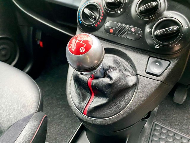 2013 FIAT 500 - Photo 12