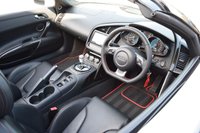 USED 2011 11 AUDI R8 5.2 FSI V10 Spyder 2dr Petrol Manual quattro Euro 4 (525 ps) MANUAL / CARBON INLAYS / FSH