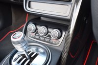 USED 2011 11 AUDI R8 5.2 FSI V10 Spyder 2dr Petrol Manual quattro Euro 4 (525 ps) MANUAL / CARBON INLAYS / FSH