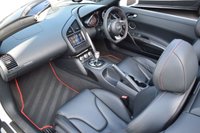 USED 2011 11 AUDI R8 5.2 FSI V10 Spyder 2dr Petrol Manual quattro Euro 4 (525 ps) MANUAL / CARBON INLAYS / FSH