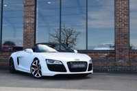 USED 2011 11 AUDI R8 5.2 FSI V10 Spyder 2dr Petrol Manual quattro Euro 4 (525 ps) MANUAL / CARBON INLAYS / FSH
