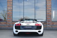 USED 2011 11 AUDI R8 5.2 FSI V10 Spyder 2dr Petrol Manual quattro Euro 4 (525 ps) MANUAL / CARBON INLAYS / FSH