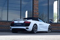 USED 2011 11 AUDI R8 5.2 FSI V10 Spyder 2dr Petrol Manual quattro Euro 4 (525 ps) MANUAL / CARBON INLAYS / FSH