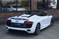 USED 2011 11 AUDI R8 5.2 FSI V10 Spyder 2dr Petrol Manual quattro Euro 4 (525 ps) MANUAL / CARBON INLAYS / FSH
