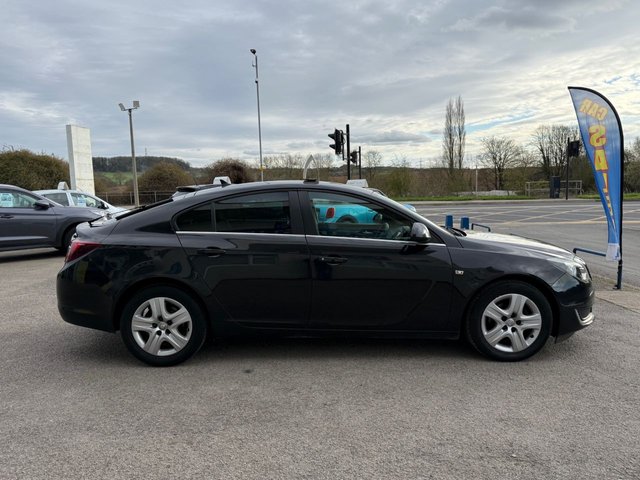 2015 VAUXHALL INSIGNIA 1.6 CDTi ecoFLEX Design Nav Hatchback 5dr Diesel Manual Euro 6 (s/s) (136 ps) - Photo 5