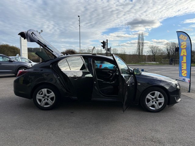 2015 VAUXHALL INSIGNIA 1.6 CDTi ecoFLEX Design Nav Hatchback 5dr Diesel Manual Euro 6 (s/s) (136 ps) - Photo 9