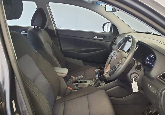 2017 HYUNDAI TUCSON - Photo 2