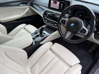 USED 2022 72 BMW 5 SERIES 2.0 520d MHT M Sport Saloon 4dr Diesel Hybrid Steptronic Euro 6 (s/s) (190 ps) Stunning ivory leather!