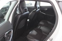 USED 2015 65 VOLVO V40 2.0 D2 R-Design Hatchback 5dr Diesel Manual Euro 6 (s/s) (120 ps) 