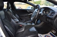 USED 2018 68 VOLVO V40 1.5 T2 GPF R-Design Nav Plus Hatchback 5dr Petrol Auto Euro 6 (s/s) (122 ps) 