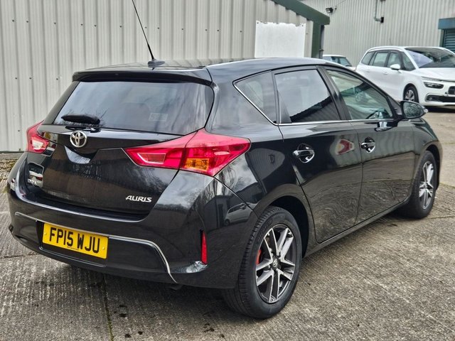 2015 TOYOTA AURIS - Photo 5