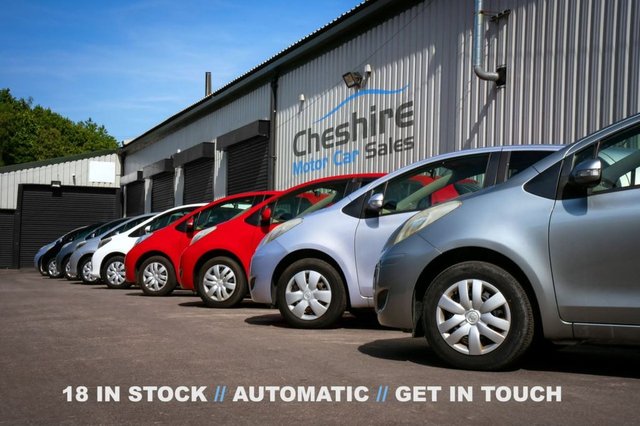 2015 TOYOTA YARIS - Photo 9