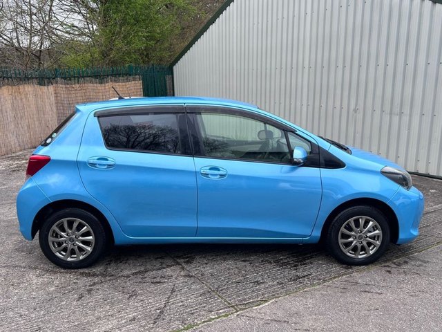 2015 TOYOTA YARIS - Photo 8