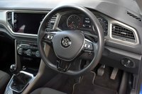 USED 2020 70 VOLKSWAGEN T-ROC 1.5TSi SE 5 DOOR 6-SPEED 148 BHP (EURO 6) Apple CarPlay / DAB / Park Assist