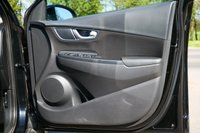 USED 2023 23 HYUNDAI KONA 1.0 T-GDi MHEV SE Connect SUV 5dr Petrol Hybrid Manual Euro 6 (s/s) (120 ps) ABYSS BLACK PAINTWORK + APPLE CARPLAY + ANDROID AUTO