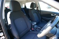 USED 2023 23 HYUNDAI KONA 1.0 T-GDi MHEV SE Connect SUV 5dr Petrol Hybrid Manual Euro 6 (s/s) (120 ps) ABYSS BLACK PAINTWORK + APPLE CARPLAY + ANDROID AUTO