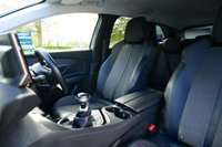 USED 2022 72 PEUGEOT 3008 1.2 PureTech Allure Premium + SUV 5dr Petrol Manual Euro 6 (s/s) (130 ps) CUMULUS GREY METALLIC PAINTWORK + APPLE CARPLAY + ANDROID AUTO