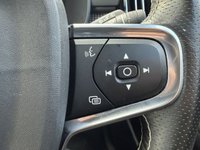 USED 2020 70 VOLVO XC40 2.0 B4 MHEV R-Design SUV 5dr Petrol Hybrid Auto AWD Euro 6 (s/s) (197 ps) Parking camera Heated seats Sat nav