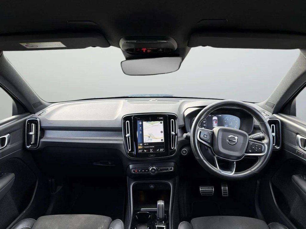 2020 Volvo XC40 — image 7