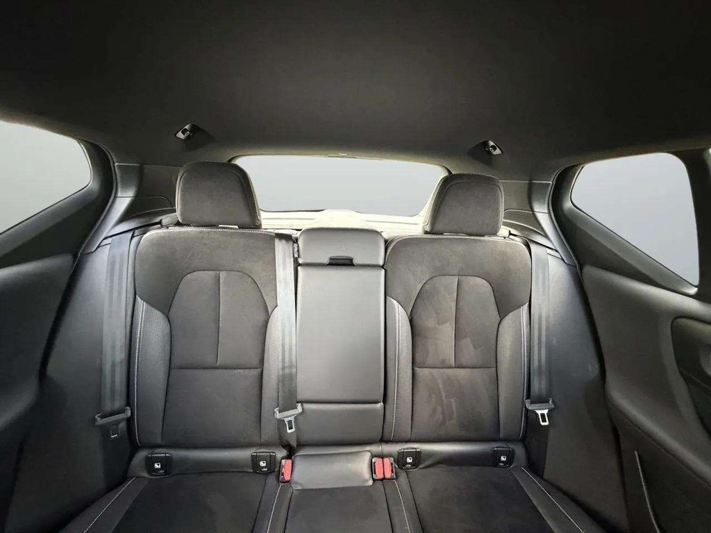 2020 Volvo XC40 — image 8