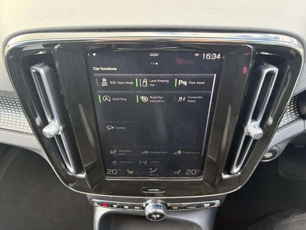 2020 Volvo XC40 — image 13