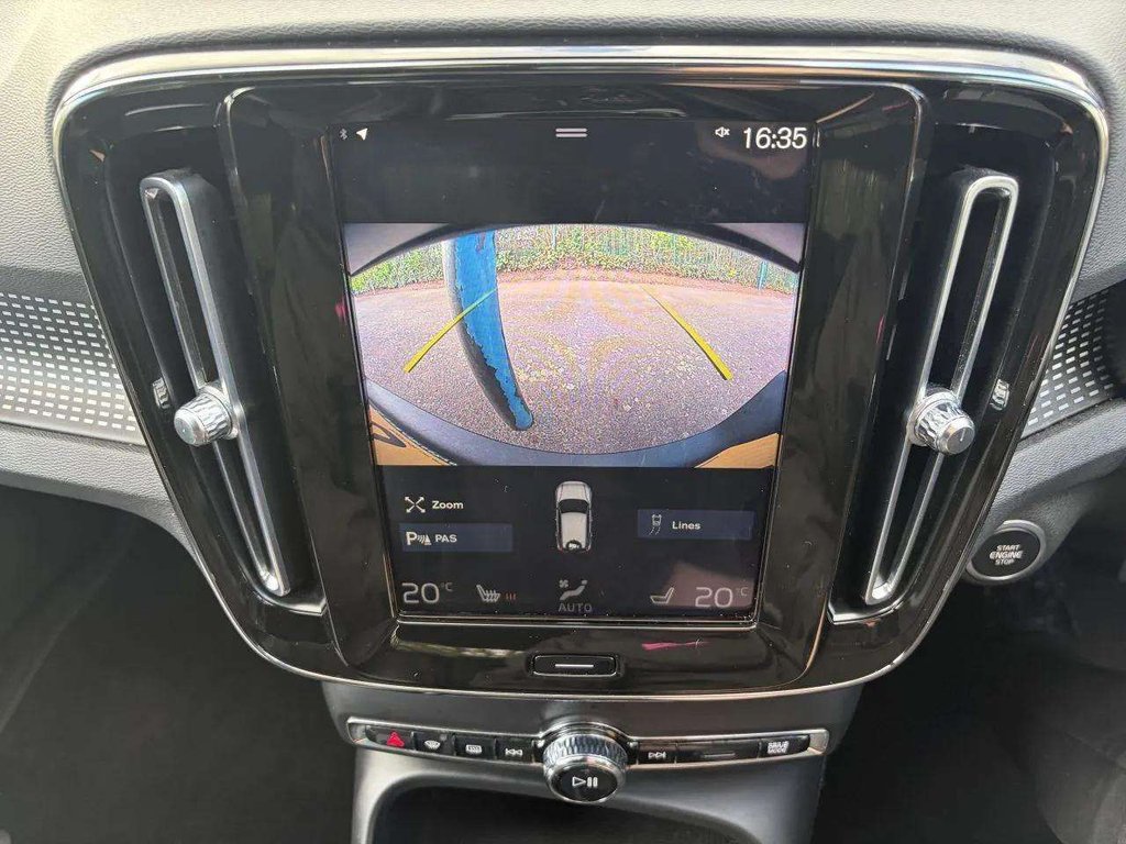 2020 Volvo XC40 — image 15