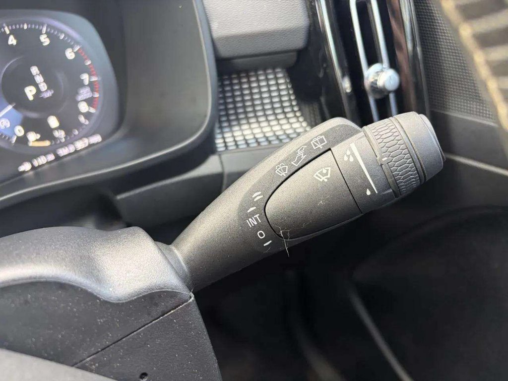 2020 Volvo XC40 — image 19