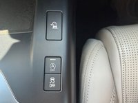 USED 2017 67 JAGUAR E-PACE 2.0 D180 R-Dynamic HSE KEYLESS ENTRY