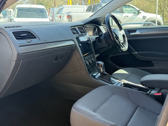 2019 VOLKSWAGEN E-GOLF - Photo 10