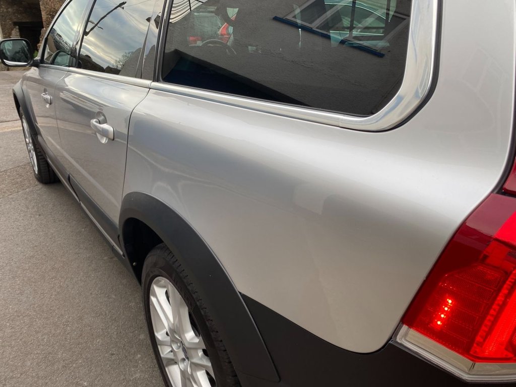 USED 2014 64 VOLVO XC70 2.4 D5 SE Lux Estate 5dr Diesel Geartronic AWD Euro 5 (215 ps) DAB SAT NAV WINTER PACK