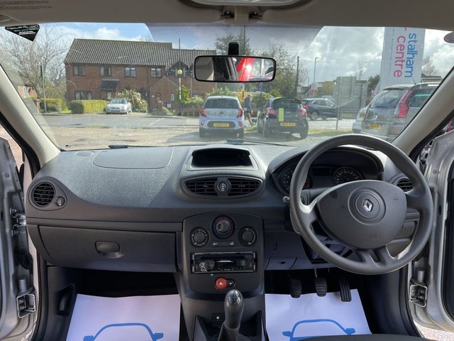 2009 RENAULT CLIO - Photo 2