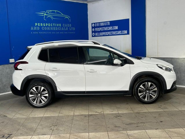 2019 PEUGEOT 2008 - Photo 2