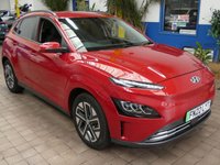 USED 2022 22 HYUNDAI KONA 64kWh Premium SUV 5dr Electric Auto (10.5kW Charger) (204 ps) SAT NAV HEATED SEATS REAR VIEW CAMERA CRUISE CONTROL PARKING SENSORS 1 OWNER EXCELLENT SERVICE HISTORY WARRANTY
