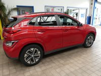 USED 2022 22 HYUNDAI KONA 64kWh Premium SUV 5dr Electric Auto (10.5kW Charger) (204 ps) SAT NAV HEATED SEATS REAR VIEW CAMERA CRUISE CONTROL PARKING SENSORS 1 OWNER EXCELLENT SERVICE HISTORY WARRANTY