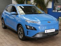 USED 2022 22 HYUNDAI KONA 64kWh Premium SUV 5dr Electric Auto (10.5kW Charger) (204 ps) SAT NAV CARPLAY HEATED SEATS HEATED STEERING WHEEL REAR VIEW CAMERA CRUISE CONTROL PARKING SENSORS 1 OWNER EXCELLENT SERVICE HISTORY WARRANTY