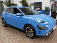 USED 2022 22 HYUNDAI KONA 64kWh Premium SUV 5dr Electric Auto (10.5kW Charger) (204 ps) SAT NAV CARPLAY HEATED SEATS HEATED STEERING WHEEL REAR VIEW CAMERA CRUISE CONTROL PARKING SENSORS 1 OWNER EXCELLENT SERVICE HISTORY WARRANTY