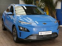 USED 2022 22 HYUNDAI KONA 64kWh Premium SUV 5dr Electric Auto (10.5kW Charger) (204 ps) SAT NAV CARPLAY HEATED SEATS HEATED STEERING WHEEL REAR VIEW CAMERA CRUISE CONTROL PARKING SENSORS 1 OWNER EXCELLENT SERVICE HISTORY WARRANTY
