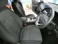 USED 2022 22 HYUNDAI KONA 64kWh Premium SUV 5dr Electric Auto (10.5kW Charger) (204 ps) SAT NAV CARPLAY HEATED SEATS HEATED STEERING WHEEL REAR VIEW CAMERA CRUISE CONTROL PARKING SENSORS 1 OWNER EXCELLENT SERVICE HISTORY WARRANTY