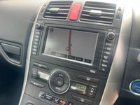USED 2011 11 TOYOTA AURIS 1.8 VVT-h T Spirit Hatchback 5dr Petrol Hybrid CVT Euro 5 (s/s) (136 ps) 12 SERVICE STAMP ULEZ