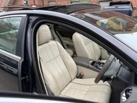 USED 2014 05 JAGUAR XJ 3.0d V6 Portfolio Saloon 4dr Diesel Auto (stop/start) (275 ps) [PAN ROOF] 