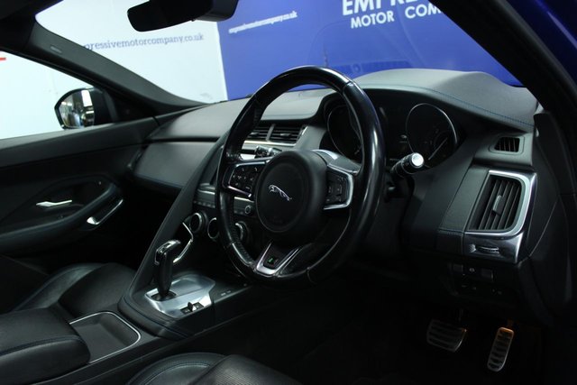 2018 JAGUAR E-PACE - Photo 7