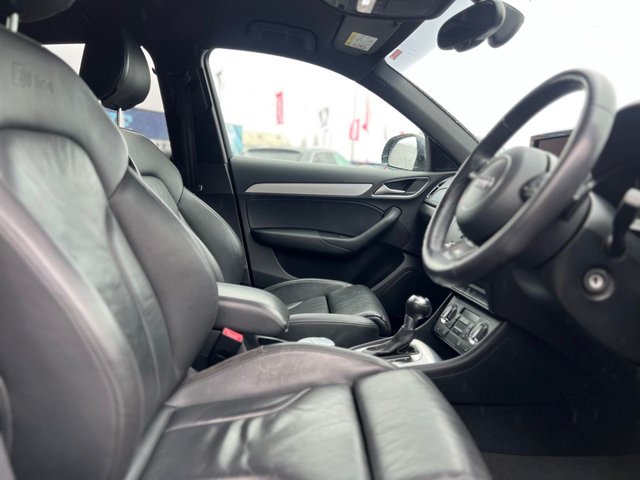 2014 AUDI Q3 - Photo 3