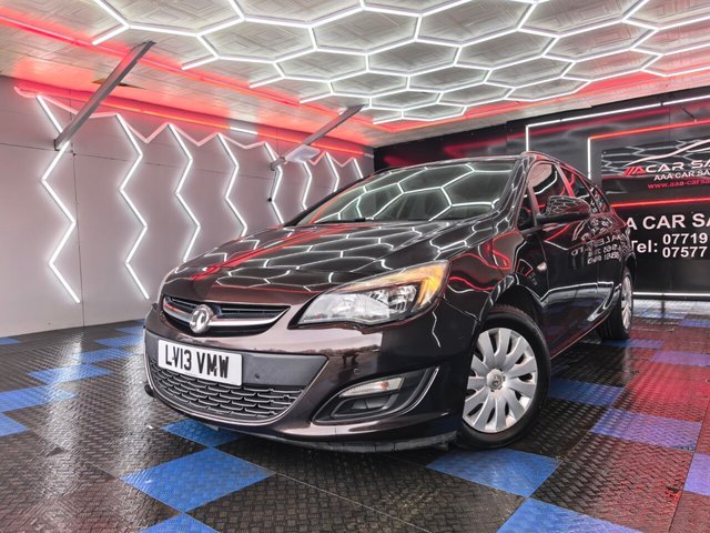 2013 VAUXHALL ASTRA - Photo 2