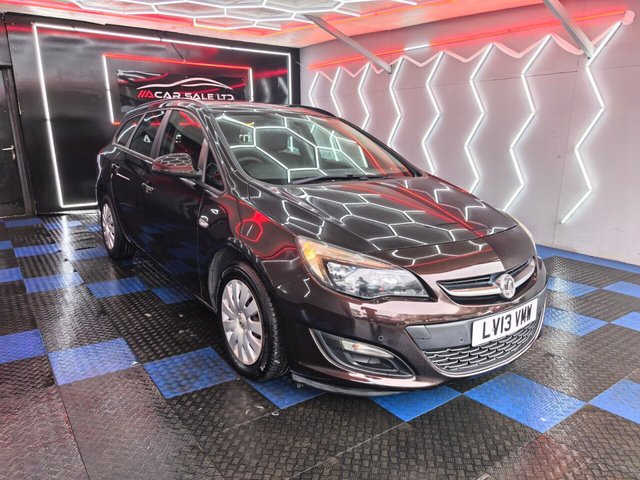 2013 VAUXHALL ASTRA - Photo 4